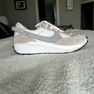 Nike Gray and White Sneakers for Effortless Style